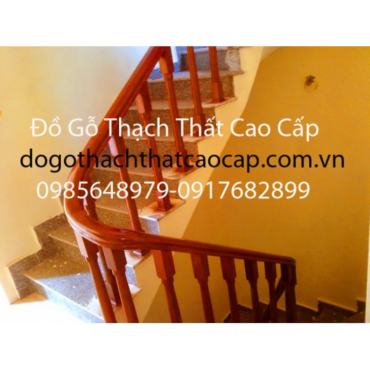 mẫu cầu thang tay vin gỗ bậc ốp đá đẹp M1