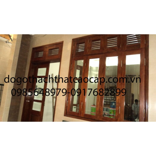 mẫu cửa sổ kính 4 cánh mặt tiền đẹp M12