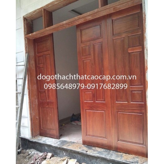 mẫu cửa đi 4 cánh gỗ lim nam phi rất đẹp M7